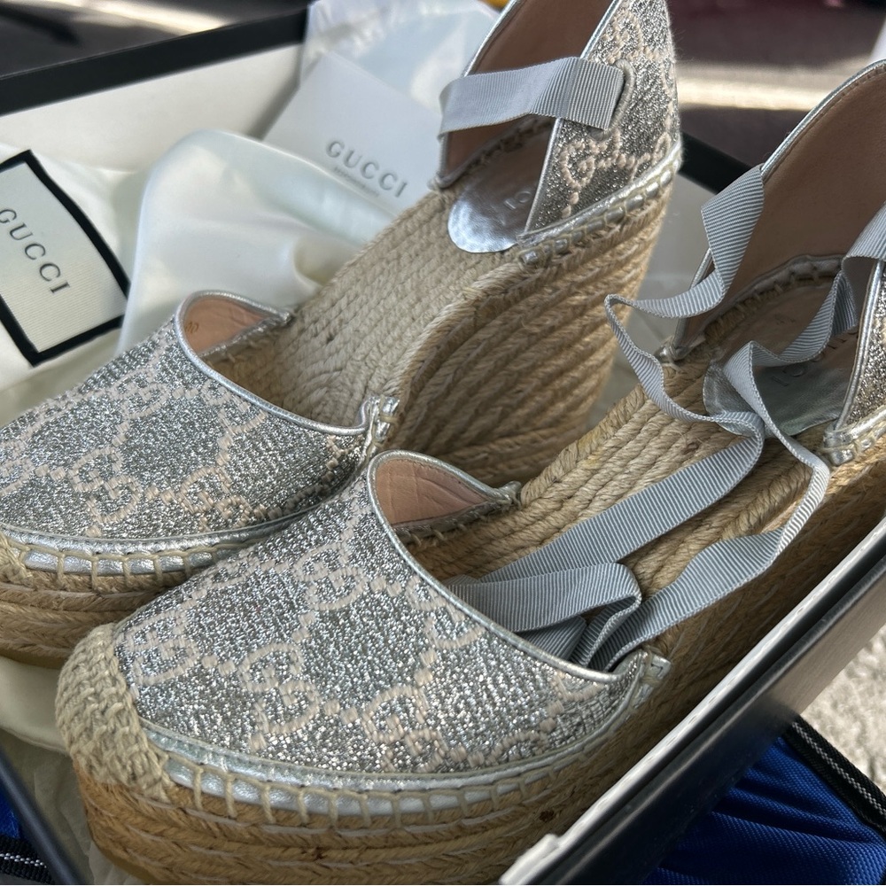 Gucci Silver Lace Espadrille Wedges with Ankle Ties size 7 - Picture 10 of 12